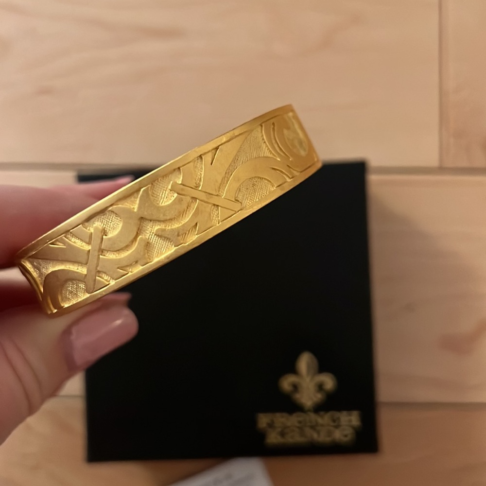Bracelet Gold Fleur de lis French Kande custom piece bracelet - Picture 4 of 5